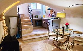 Appartement De Charme Au Coeur Du Vieil Antibes