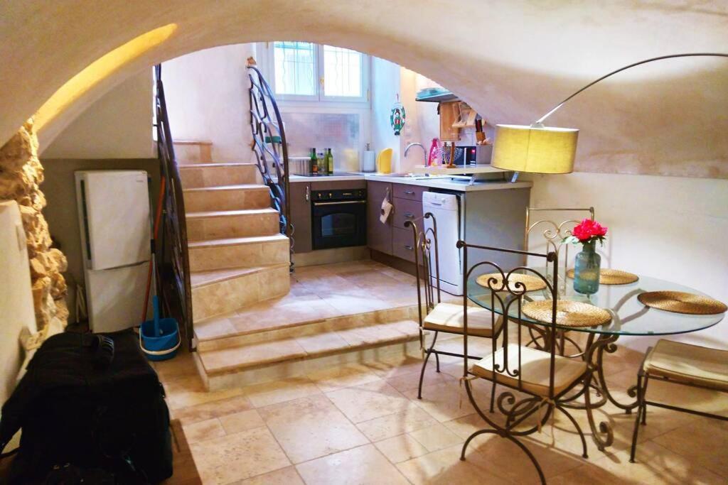 Appartement De Charme Au Coeur Du Vieil Antibes Exterior foto